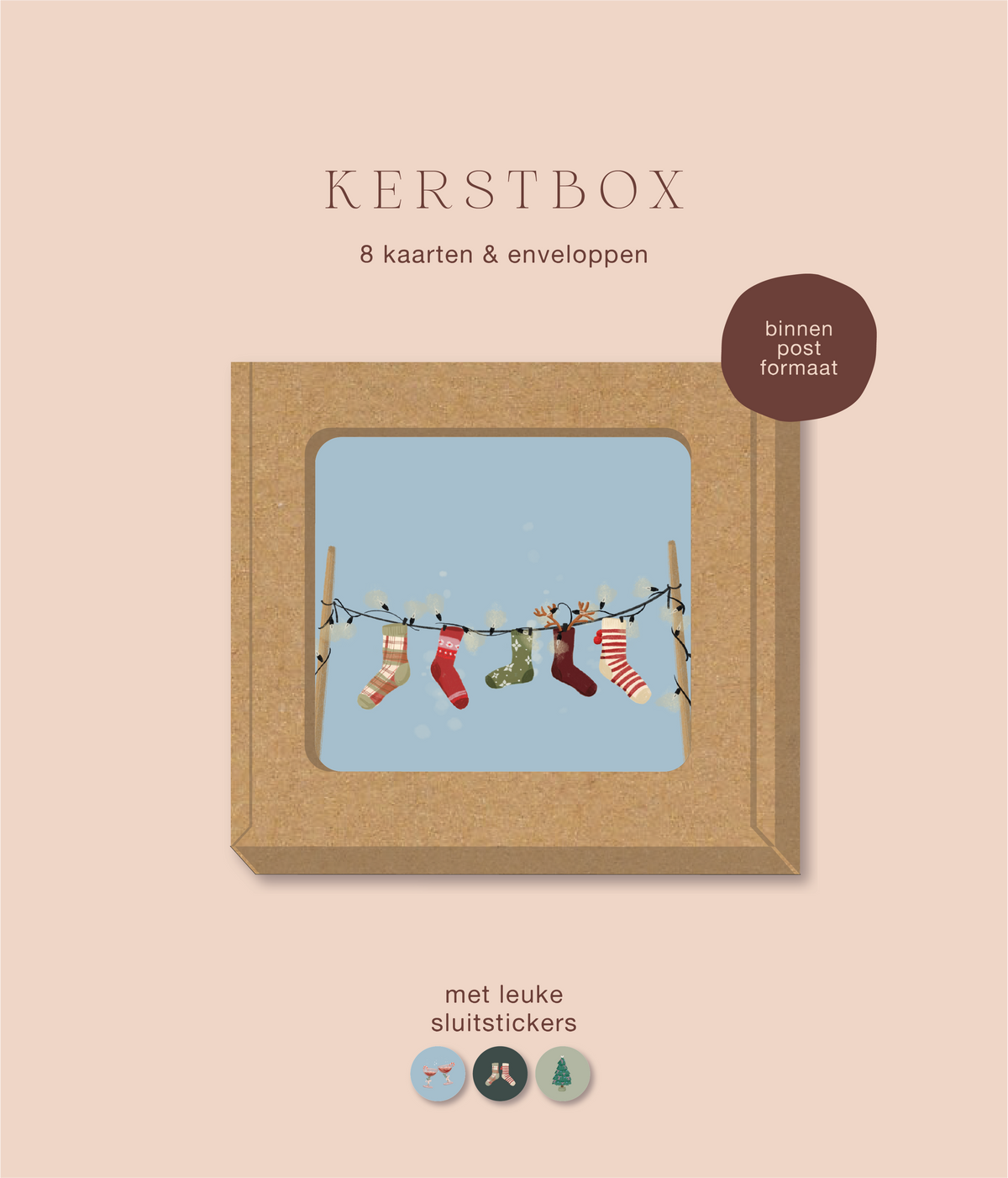 Kerstbox met 8 kaarten en enveloppen binnen postformaat, illustratie kerstsokken